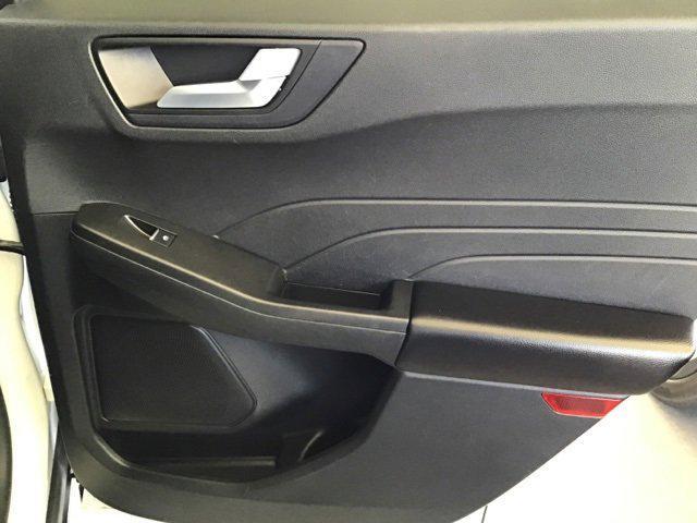 Photo of 2022 Oxford White Ford Escape