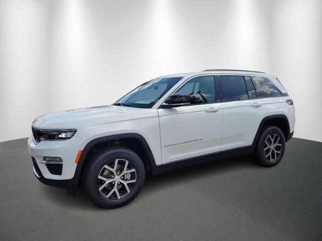 Photo of 2025 Bright White Clearcoat Jeep Grand Cherokee