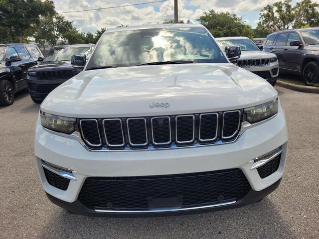 Photo of 2025 Bright White Clearcoat Jeep Grand Cherokee
