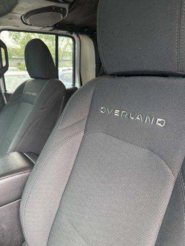 Photo of 2020 Bright White Clearcoat Jeep Gladiator