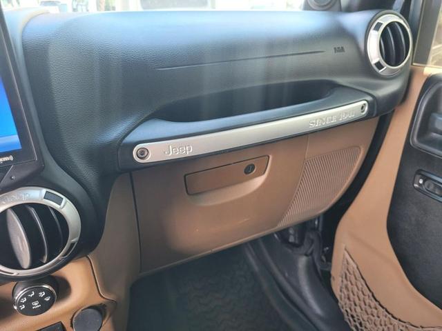 Photo of 2014 Black Clearcoat Jeep Wrangler