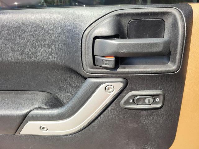 Photo of 2014 Black Clearcoat Jeep Wrangler