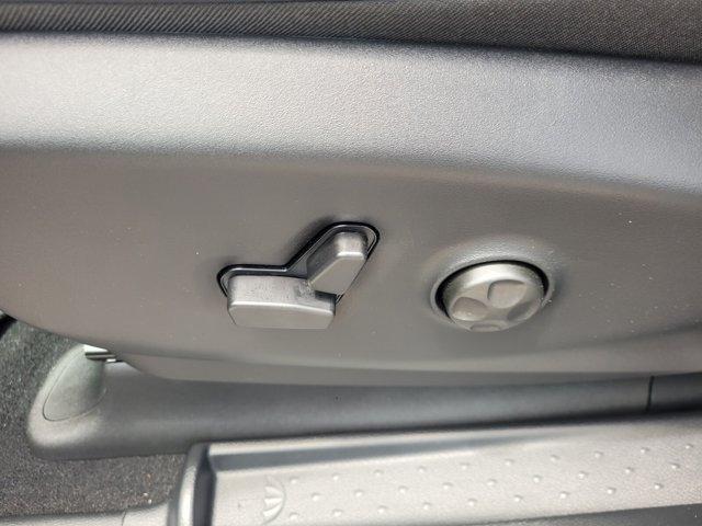 Photo of 2025 Diamond Black Chrysler Pacifica