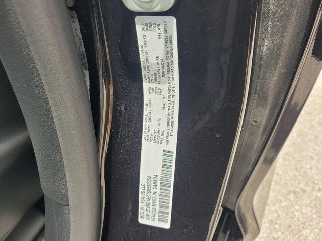 Photo of 2025 Diamond Black Chrysler Pacifica