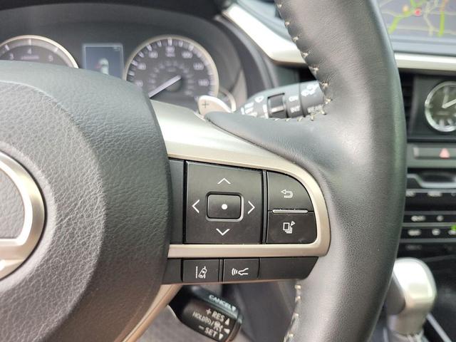 Photo of 2022 White Lexus RX 350