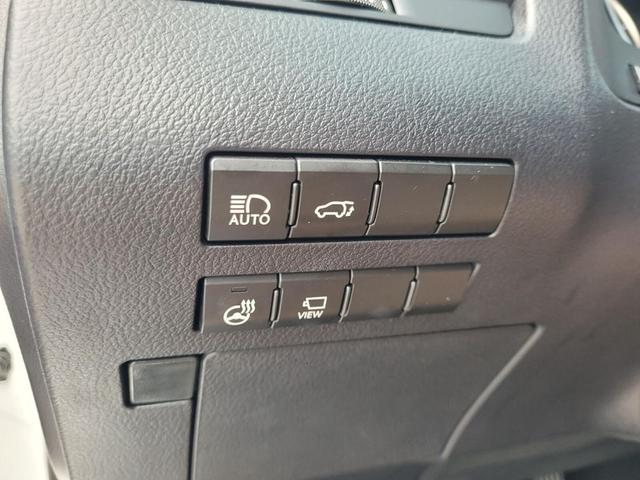 Photo of 2022 White Lexus RX 350
