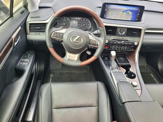 Photo of 2022 White Lexus RX 350