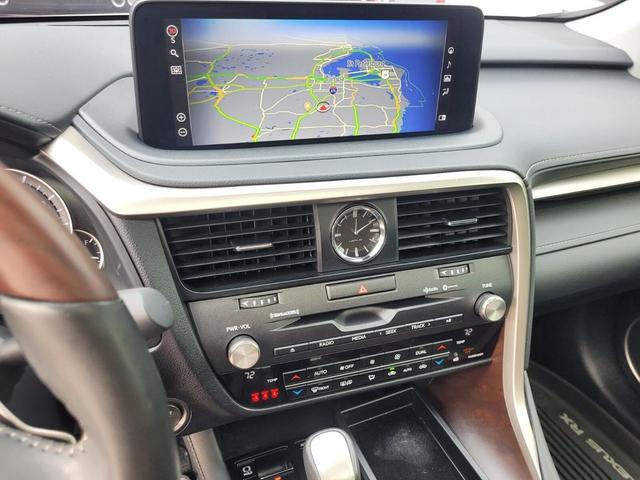 Photo of 2022 White Lexus RX 350