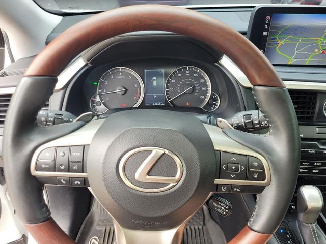 Photo of 2022 White Lexus RX 350