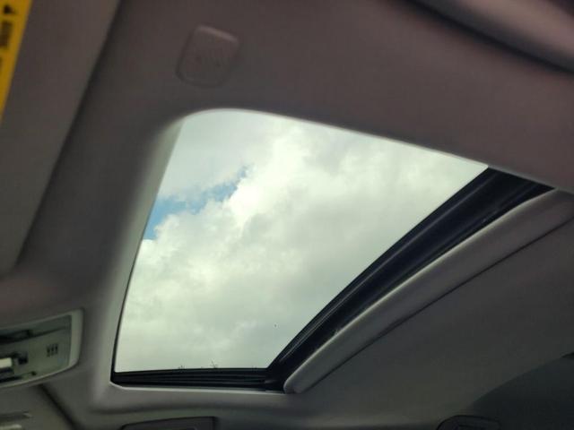 Photo of 2022 White Lexus RX 350
