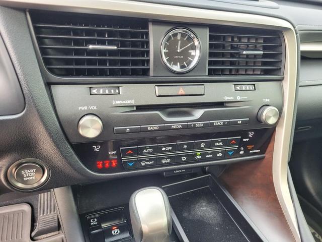Photo of 2022 White Lexus RX 350
