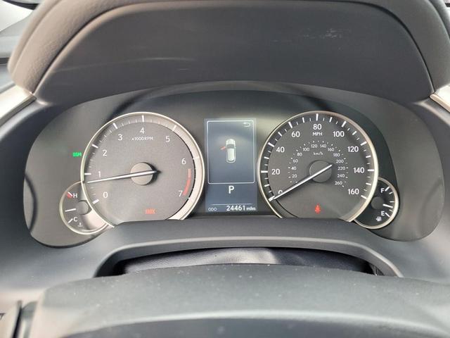 Photo of 2022 White Lexus RX 350
