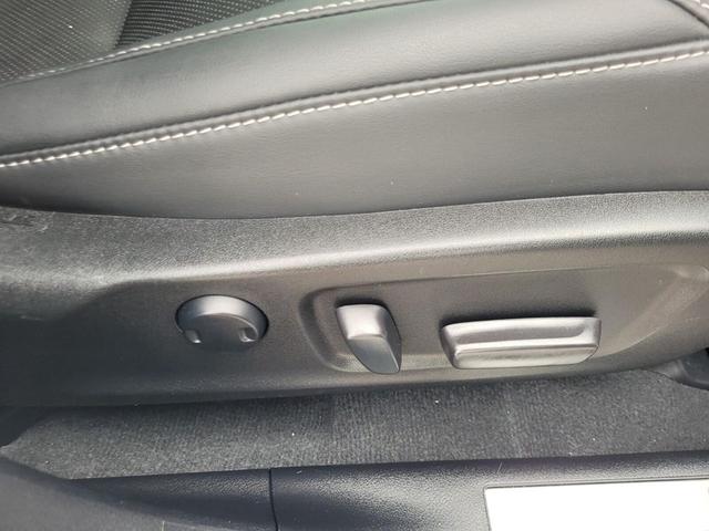 Photo of 2022 White Lexus RX 350