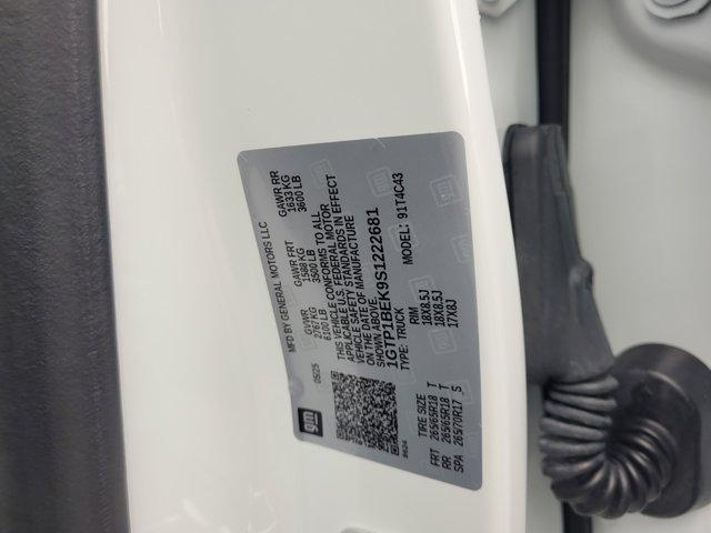 Photo of 2025 Summit White GMC Canyon
