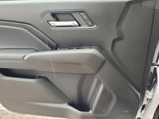 Photo of 2025 Summit White GMC Canyon