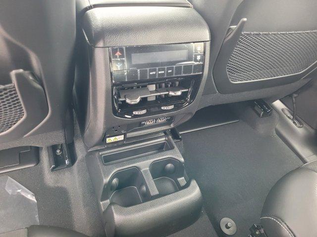 Photo of 2025 Diamond Black Jeep Grand Cherokee L