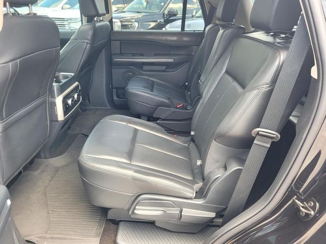 Photo of 2022 Agate Black Metallic Ford Expedition