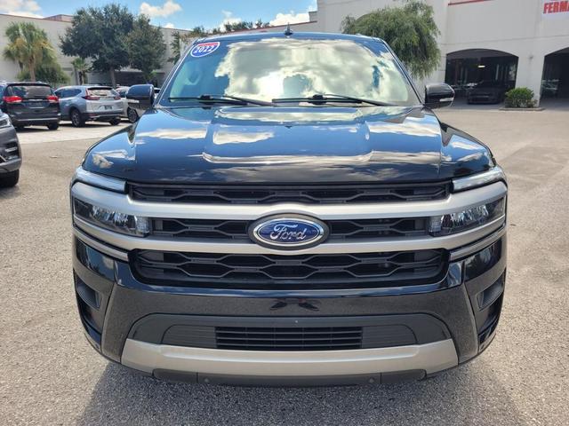 Photo of 2022 Agate Black Metallic Ford Expedition