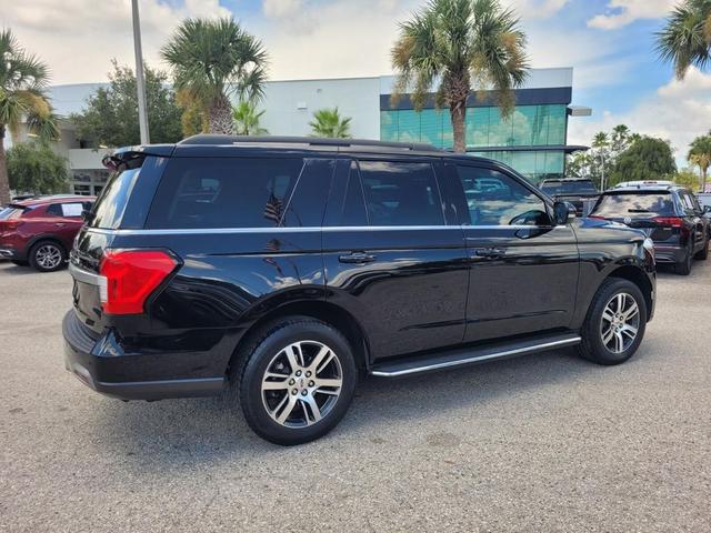 Photo of 2022 Agate Black Metallic Ford Expedition