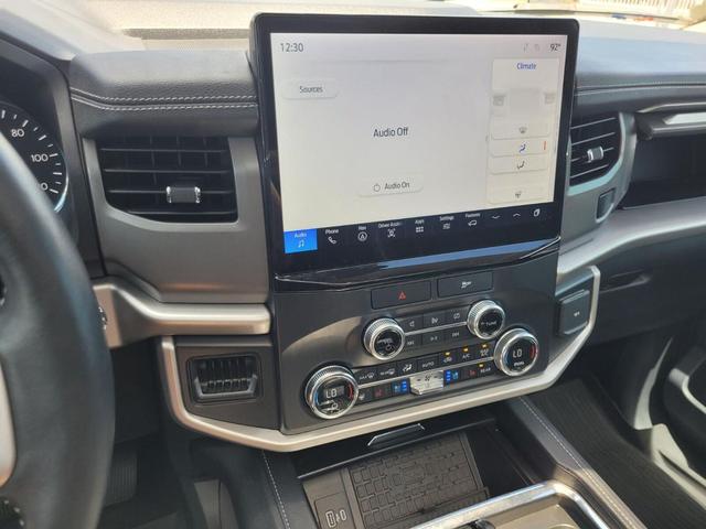 Photo of 2022 Agate Black Metallic Ford Expedition