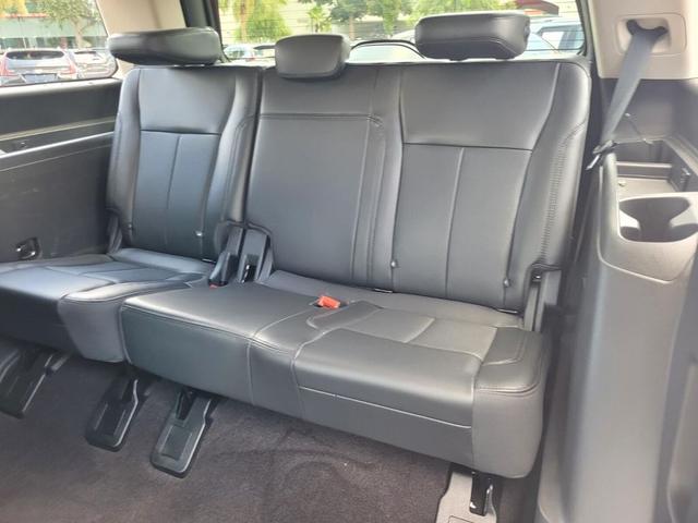 Photo of 2022 Agate Black Metallic Ford Expedition