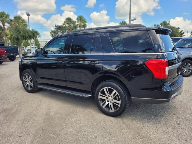 Photo of 2022 Agate Black Metallic Ford Expedition