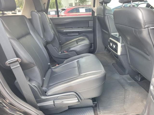 Photo of 2022 Agate Black Metallic Ford Expedition