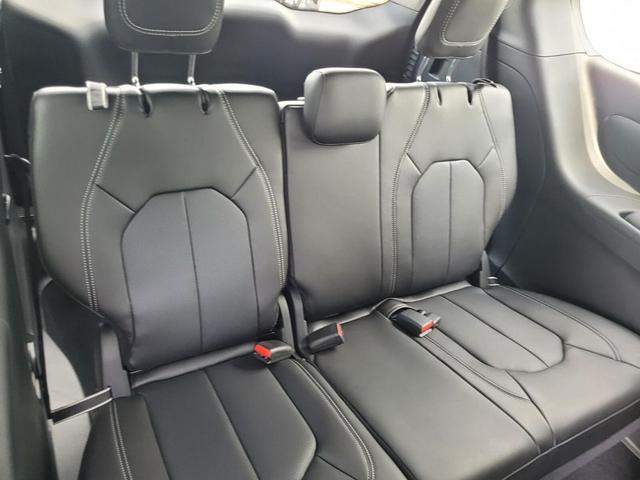 Photo of 2026 PW7 Chrysler Pacifica
