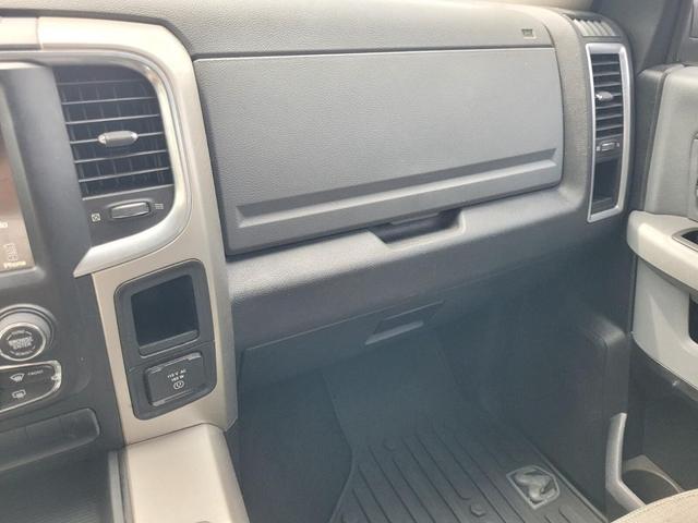 Photo of 2015 Brilliant Black Crystal Pearlcoat RAM 1500