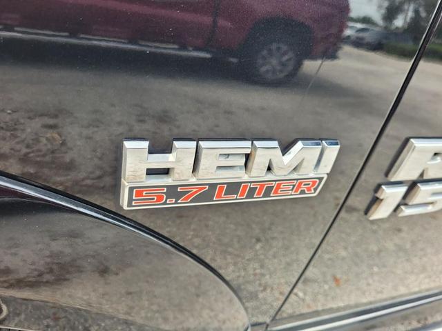 Photo of 2015 Brilliant Black Crystal Pearlcoat RAM 1500