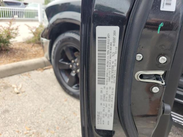Photo of 2015 Brilliant Black Crystal Pearlcoat RAM 1500