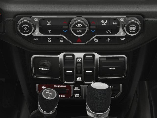 Photo of 2025 Bright White Clearcoat Jeep Gladiator