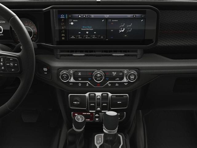 Photo of 2025 Bright White Clearcoat Jeep Gladiator