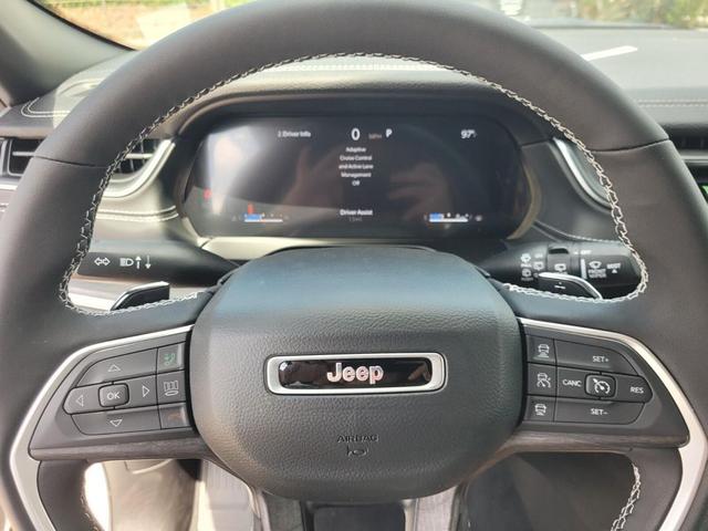 Photo of 2025 Bright White Clearcoat Jeep Grand Cherokee L
