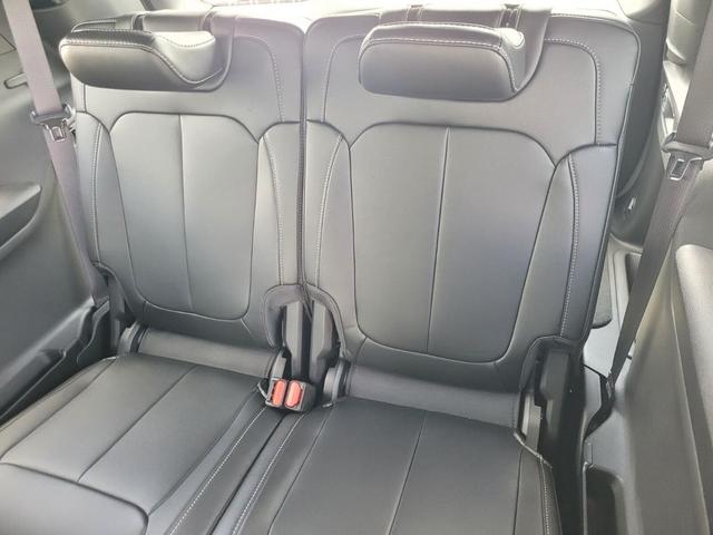 Photo of 2025 Bright White Clearcoat Jeep Grand Cherokee L
