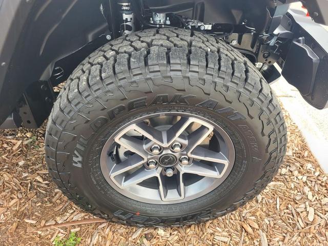 Photo of 2025 Anvil Clearcoat Jeep Gladiator