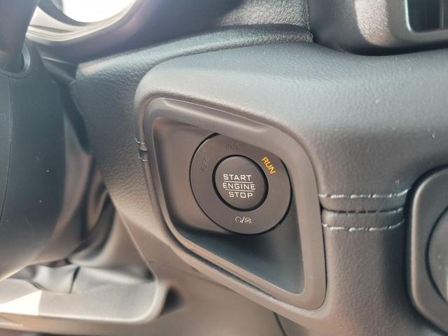 Photo of 2025 Anvil Clearcoat Jeep Gladiator