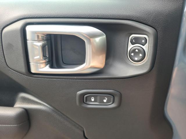 Photo of 2025 Anvil Clearcoat Jeep Gladiator