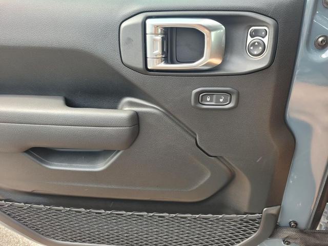 Photo of 2025 Anvil Clearcoat Jeep Gladiator