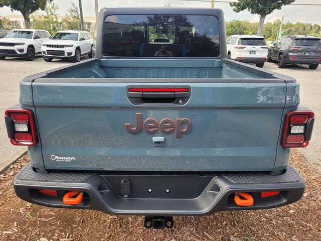 Photo of 2025 Anvil Clearcoat Jeep Gladiator