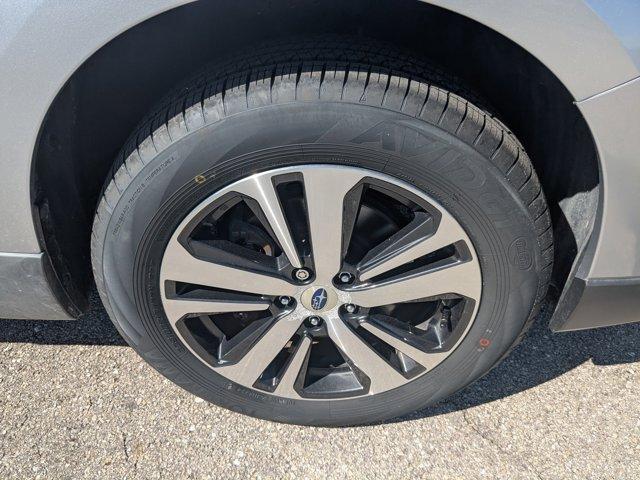 Photo of 2018 Ice Silver Metallic Subaru Outback