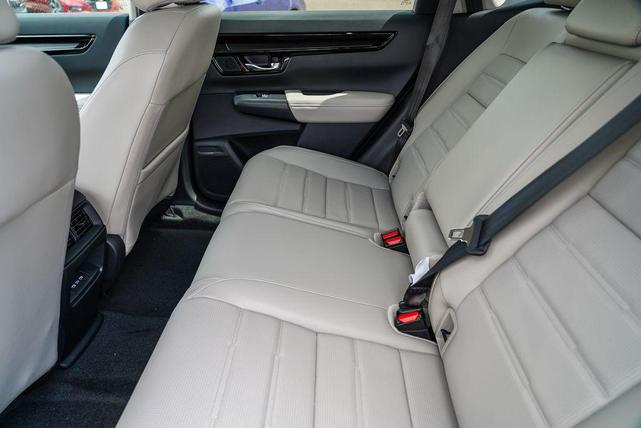 Photo of 2026 Platinum White Pearl Honda CR-V