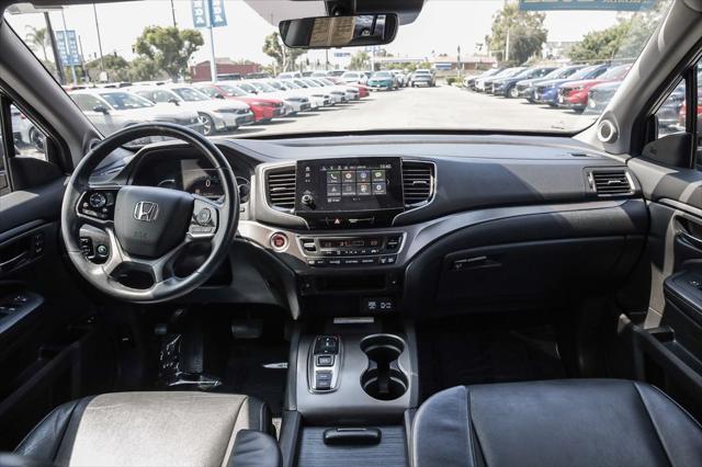 Photo of 2022 Gray Honda Pilot