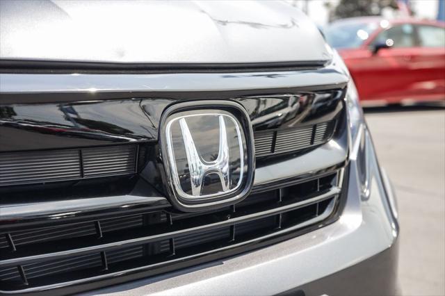 Photo of 2022 Gray Honda Pilot