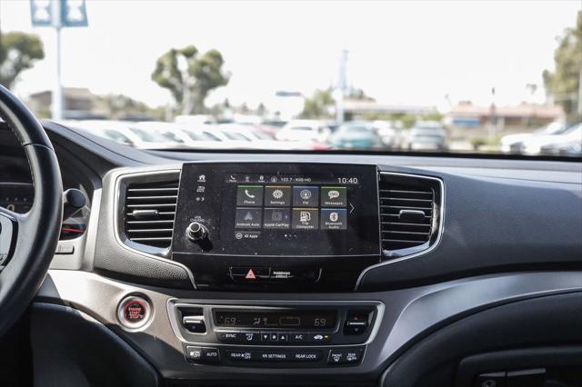 Photo of 2022 Gray Honda Pilot