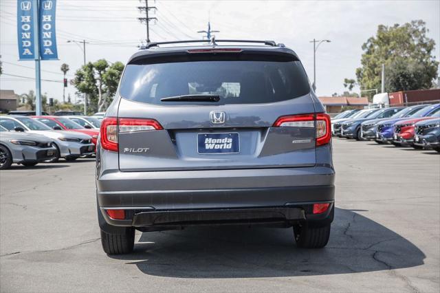 Photo of 2022 Gray Honda Pilot