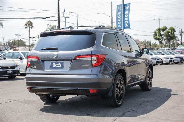 Photo of 2022 Gray Honda Pilot