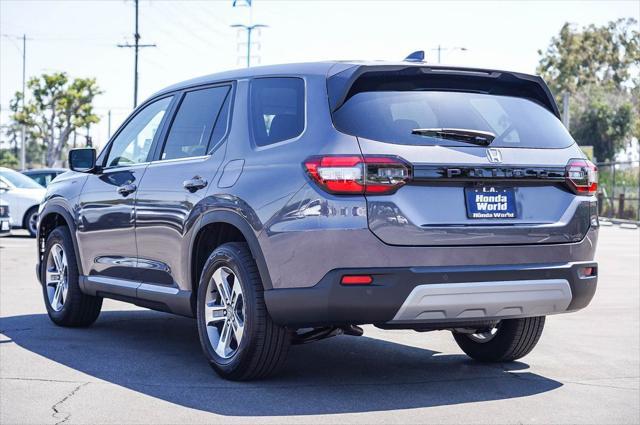 Photo of 2025 Modern Steel Metallic Honda Pilot