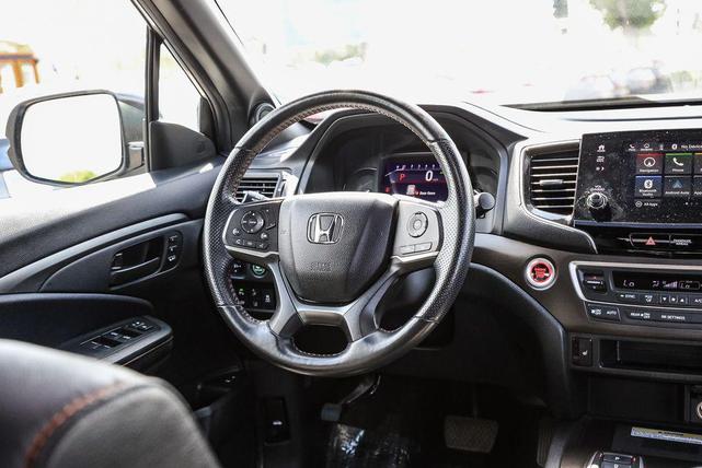 Photo of 2023 Lunar Silver Metallic Honda Passport