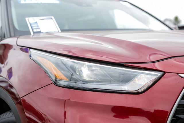 Photo of 2022 Ruby Flare Pearl Toyota Highlander